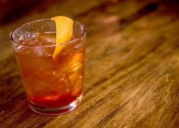 Halting the ivory trade protects elephants