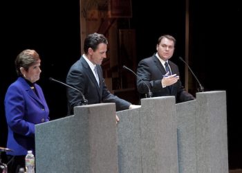 Atkins assesses issues in community klatch ahead of June redistricting