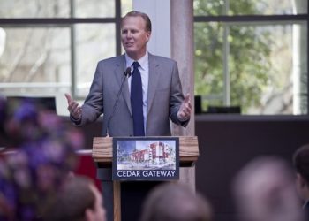 Atkins assesses issues in community klatch ahead of June redistricting