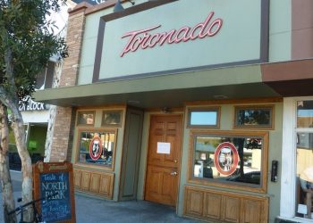 New tasting room brings wine lovers to Little Italy