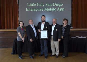 Padres sign Solarte through 2018