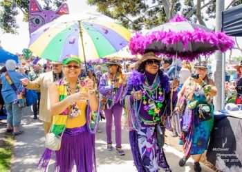 Padres sign Solarte through 2018