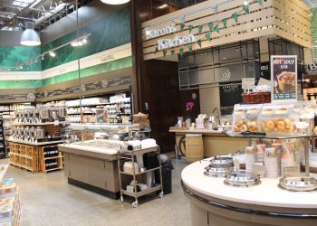 Landmark of steel gets its plaque of bronze