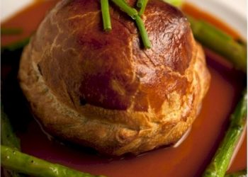 The Wellington steaks its claim on ‘restaurant row’