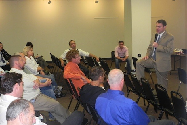 Councilmember DeMaio addresses Hillcrest Town Council