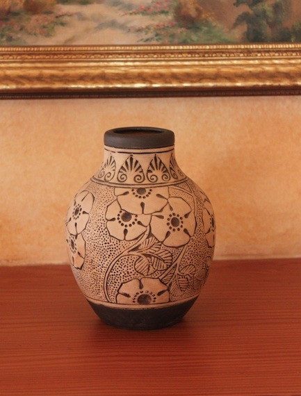 Art pottery, a creative gift for the bungalow dweller on your list