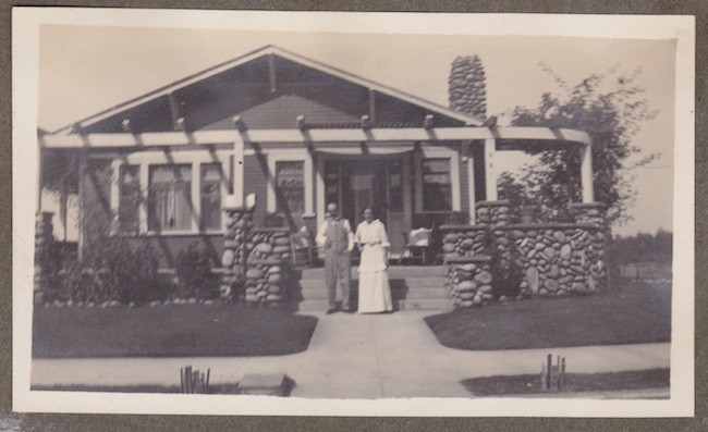 Uptown Calendar March 29 - April 11