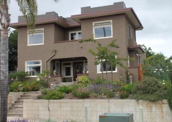 Tapping and singing toward heaven