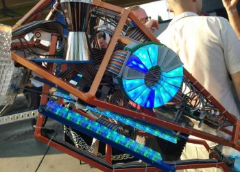 Deep-fried pizza, steampunkers and an ‘Alice in Wonderland’ theme at this year’s fair