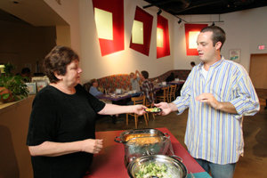 Restaurant walk strolls through Pacific Beach