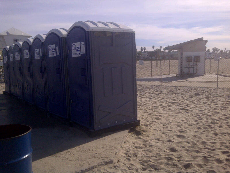 Getting a handle on wintertime public restroom options in OB