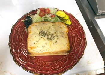 Bringing traditions of Cook Islands canoe making to Pacific Beach