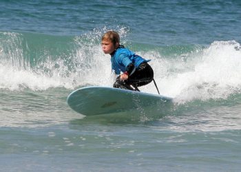 Pointers bask in season-opening win