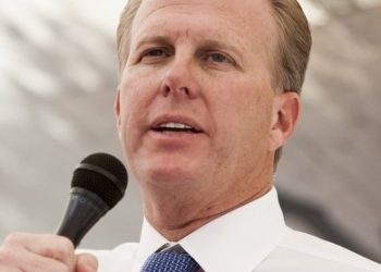 Sunday Sunset Cleanup brightens Ocean Beach