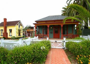 New wine venue, bluffs repairs report among Bird Rock meeting items