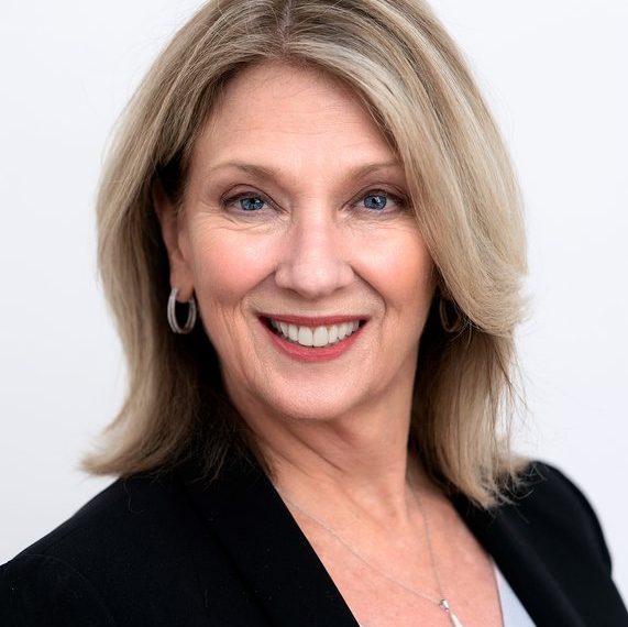 La Jolla Symphony & Chorus executive director Diane Salisbury announces retirement