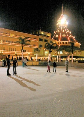11 pipers piping, 9 ladies dancing