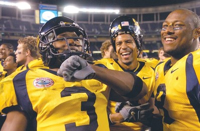 Golden Bears claw Aggies, 45-10