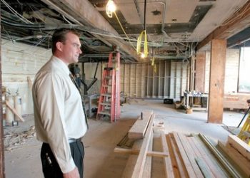 Hyslop's art takes solo spin at Curio