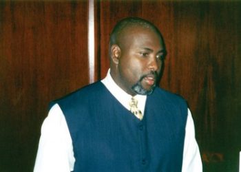 Outrigger race breaks off-season monotony