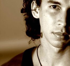 Makana brings resurgent slack key to Brew House