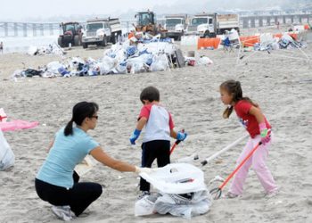 Post-holiday cleanup nets 9,000 lbs. of trash