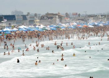 Long holiday yields mixed arrest tallies