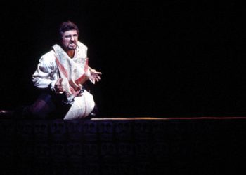 Travel pros set up shop on boulevard