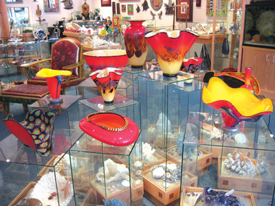 New aquatic art gallery flows into Downtown