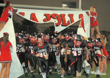 LJ/Monaco meet on the catwalk for fashion fete