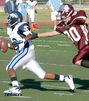 Pointers' defense shines in solid win