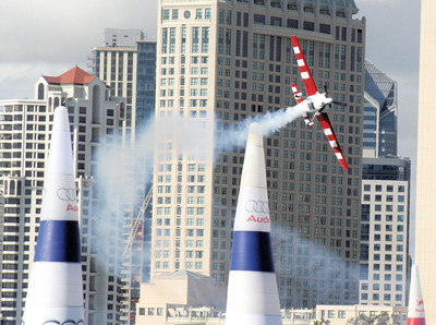 Air races charge downtown skies