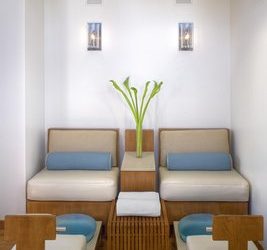 Portugalia sets the bar high for entertainment, dining fare