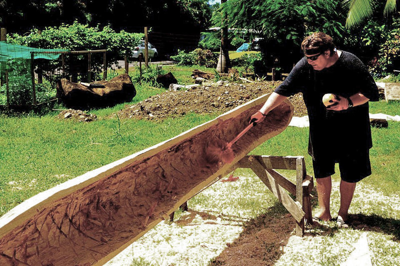 Bringing traditions of Cook Islands canoe making to Pacific Beach