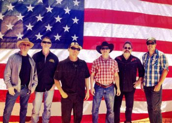 Ocean Beach Christmas tree hits the beach, ready for memories