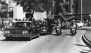 A star-studded Saturday: Warwick’s hosts an ex-presidential candidate and an Olympic legend