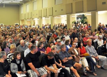 Point Lomans hope to ground FAA's flight plans