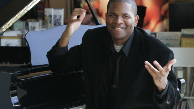 LIVE MUSIC: The Amandas, 321 Stereo and blues galore