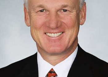 Roberts discusses state of county at community center