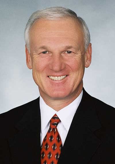 Roberts discusses state of county at community center