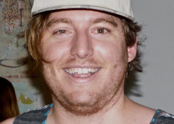 Fireworks critics renew opposition about SeaWorld's nightly noisy show