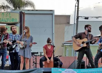 Point Loma couple earn accolades for customizable, sustainable bottle stopper