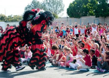 Thousands protest refugee ban at San Diego Airport