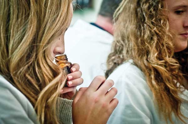 New boutique invites La Jolla to invent its scent