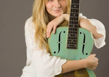 Singer-songwriter Sarah Rogo to hold signing show at Java Joe’s