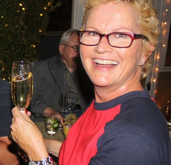 The Wine Pub honors four Peninsulans for community service