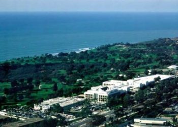 Man suffers life-threatening injury after fall from La Jolla cliff