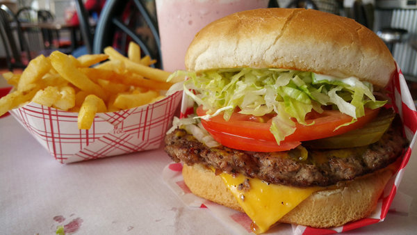 Biggie’s Burgers has the beef – and shakes – at the beach