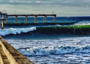 Volleyball team spikes another league title