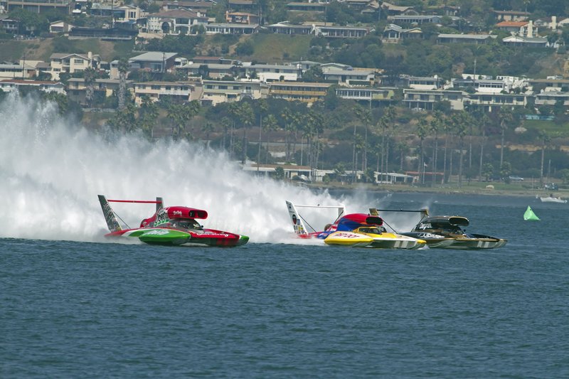 Lightning-fast thunderboats to return to bay